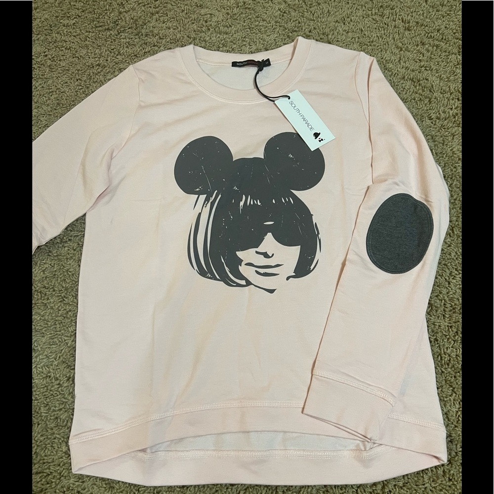 NWT South parade Anna Wintour mouse sweatshirt Disney vogue
